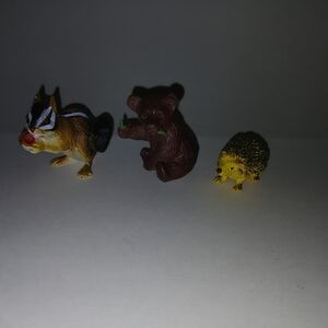Lot Of 3 AAA Wildlife Plastic Figures Baby Brown Bear Hedge Hog & Chipmunk